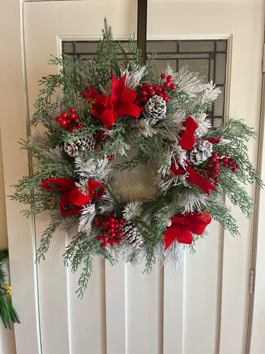 Red & White Mixed Pine Wreath